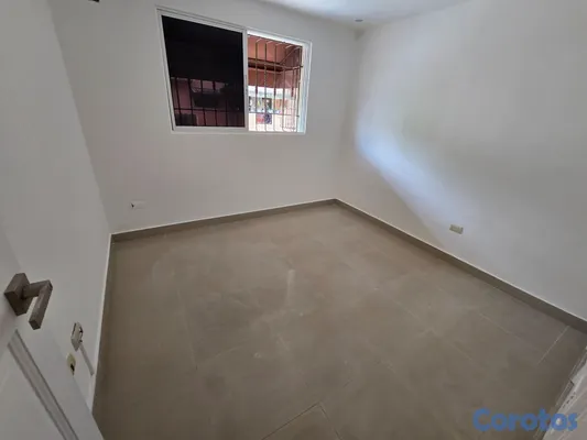 apartamentos - Apartamento en Arroyo Hondo Detras del Nacional Re 7