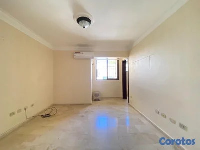 venta en los Casicasgos apto clásico con terminaciones en mármol de 3 hab 