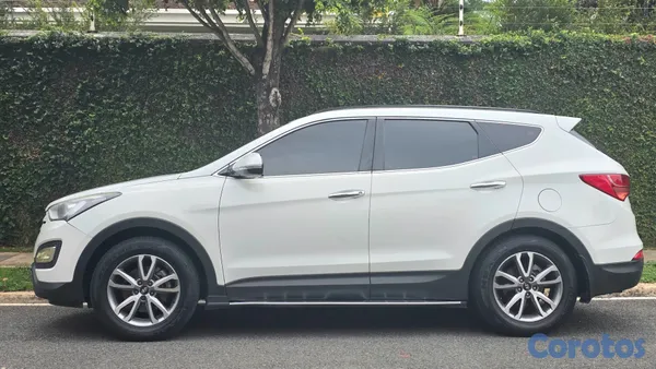 jeepetas y camionetas - Hyundai Santa Fe Excelentes Condiciones 12