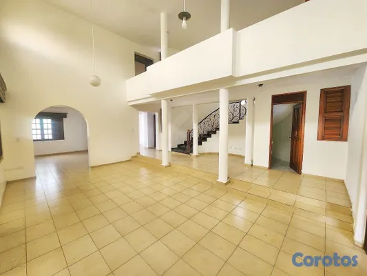 casas - CASA RENTA CERRO HERMOSO CON ESPACIOSO PATIO SANTI 3
