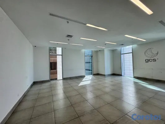 oficinas y locales comerciales - Oficina corporativa Clase A adecuada 200 m² en Alquiler Piantini, Santo Domingo 5