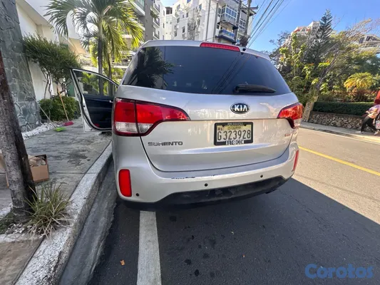 jeepetas y camionetas - Kia Sorento 2015 como nueva 6