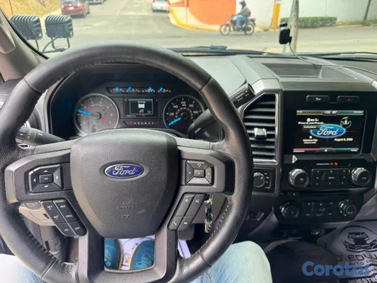 jeepetas y camionetas - Ford F-150 SuperCrew 4x4 — Motor 5.0L V8 Coyote 2015 Guard Metallic 11