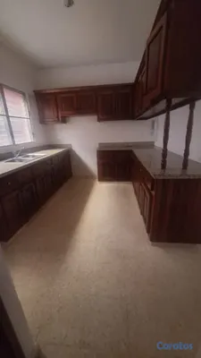 apartamentos - APARTAMENTO EN ALQUILER – LOS RESTAURADORES. Primer nivel.
 4