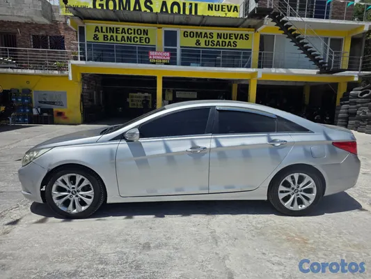 carros - HYUNDAI SONATA Y20 2013 CUIDADO ESTA EN BAVARO 8