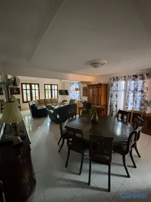 casas - Amplia y exclusiva propiedad  proximo al cety Center de Santo Domingo  este 4