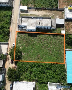 Se Vende solar 1,201 metros en Residencial Altos d