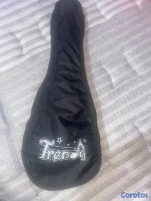 instrumentos musicales - VENDO UQUELELE, Y RAQUETA PROFESIOANL DE TENNIS.  18