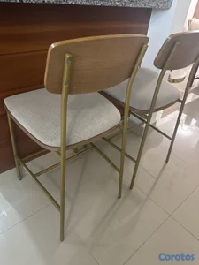 3 Sillas para el área del desayunador 