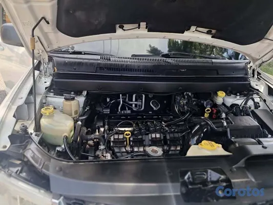 jeepetas y camionetas - VENTA DE VEHICULO DODGE JOURNEY  5