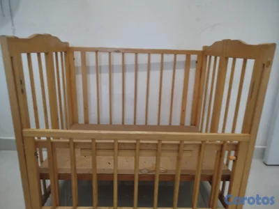 Cuna grande y plegable de madera en Boca Chica (no