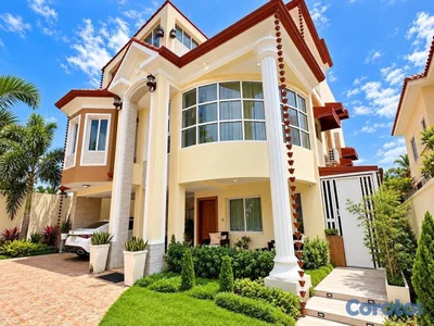 🏡 CASA DE LUJO DE 3 NIVELES EN RESIDENCIAL PRIVADO | SAN ISIDRO, SANTO DOMINGO