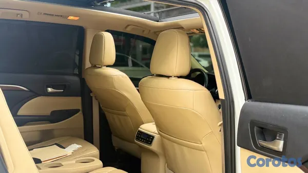 jeepetas y camionetas - 2019 Toyota Highlander Limited Platinum AWD 9