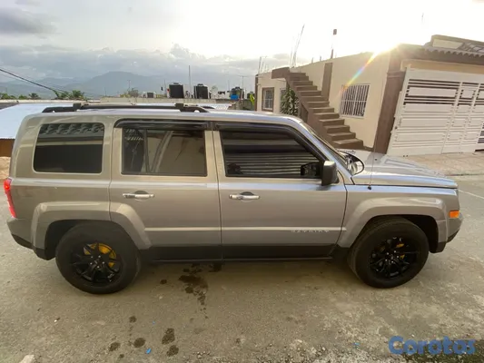 jeepetas y camionetas - Jeep patriot 2016, único dueño en el país  5