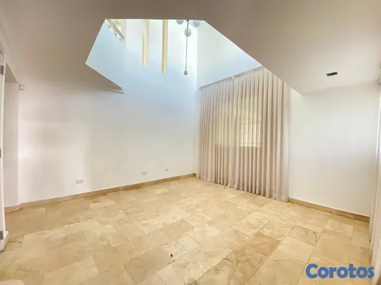 casas - casa en los Casicasgo de 4 hab . patio dos niveles y Jardin  13