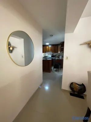casas - vendo casa avenida Independencia KLM 9 dos niveles tres habitaciones con baño  4