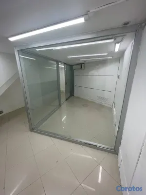oficinas y locales comerciales - Alquilo Local  para oficina 25 mts 1er piso en arr 4