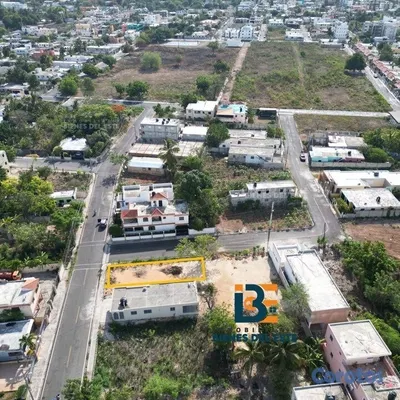 solares y terrenos - Se vende solar con 241 metros en Residencial Naime 3