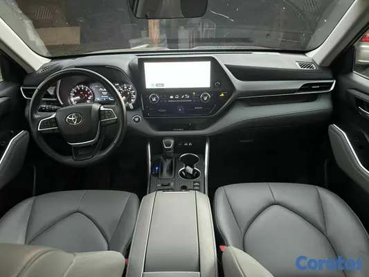 jeepetas y camionetas - Toyota higlander xle 2024 9
