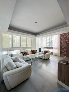Apartamento en Alquiler de 2 Habitaciones con Línea Blanca - Piantini - Piso Alt