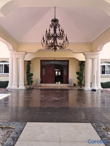 CASA HERMOSISIMA EN VENTA AL FINAL DEL MALECÓN DE STO DGO.