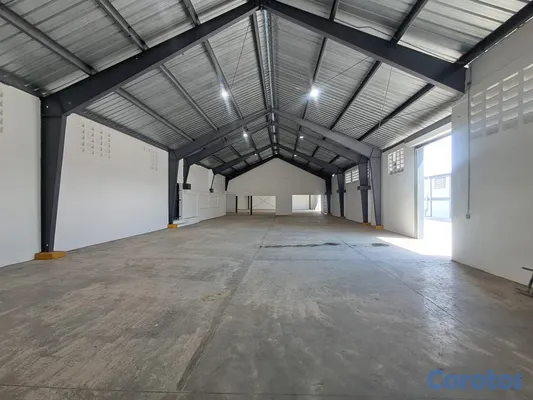 otros inmuebles - Alquilo Nave 2,000 mts en Herrera  9