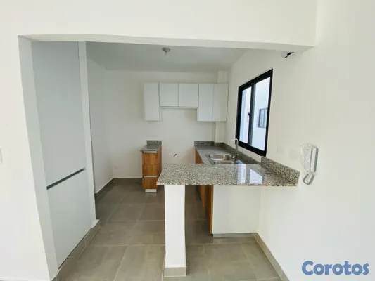 apartamentos - SEGUNDO PISO EN VENTA EN LA AVENIDA HISPANOAMERICA 20