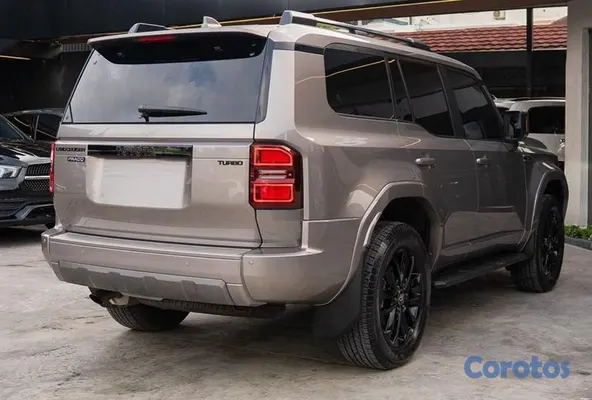 jeepetas y camionetas - TOYOTA LAND CRUISER PRADO LUXURY 2025 - 5,000 km d 2