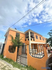 Se vende Casa con 6 apartamentos en La Romana