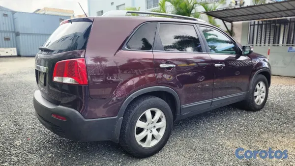 jeepetas y camionetas - 2013 KIA SORENTO (USADO) NEGOCIABLE 5