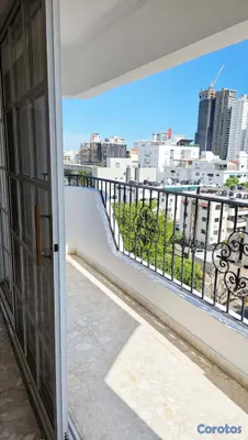 apartamentos - Alquilo Av. Enriquillo Amplio apartamento de 200mts, Línea blanca y vista al mar 8