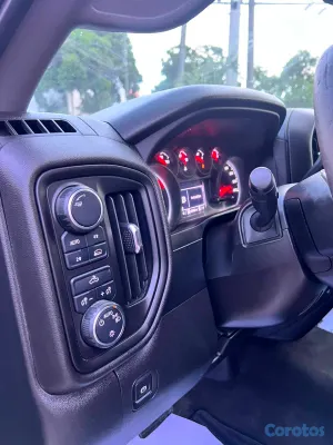 jeepetas y camionetas - CHEVROLET SILVERADO 1500 CUSTOM 2022 9