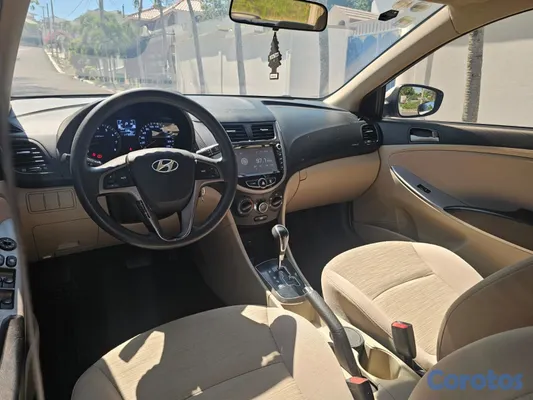 carros - HYUNDAI ACCENT 2012 5