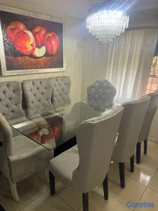 Juego De Comer Mesa De Vidrio Y 8 Silla.por Motivó De Viaje