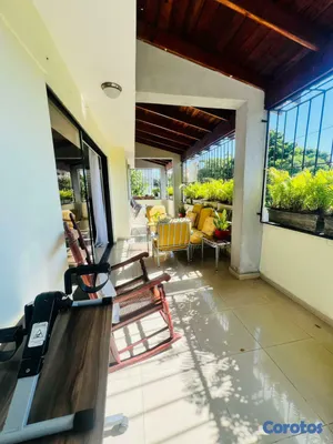 casas - Casa en Venta – Dos Niveles en Miramar 4