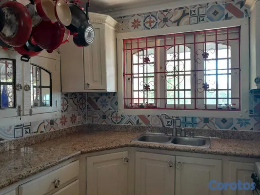 casas - Vendo casa amplia cerca de la playa  3