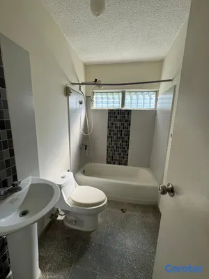 apartamentos - Casa en Alquiler con Potencial Comercial en Los Pr 6