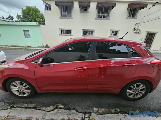 carros - Se vende Hyundai elantra GT 3