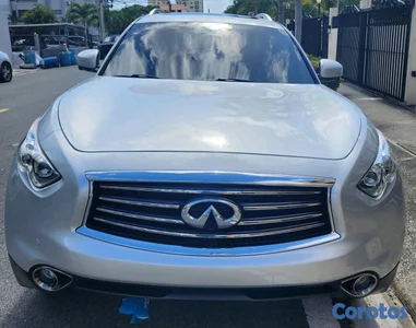 INFINITI FX35 2012 (67 mil km) mantenimientos al dia. 