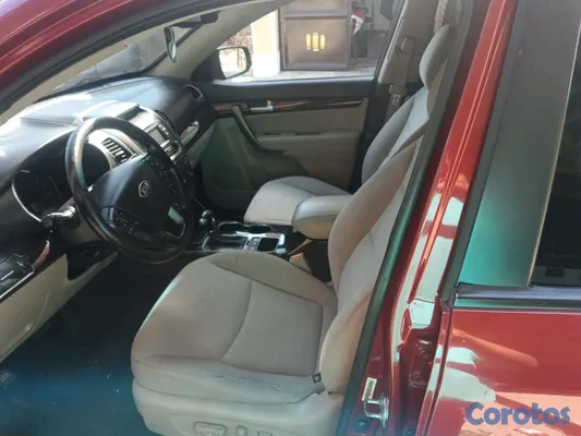 jeepetas y camionetas - Kia Sorento 2015 poco uso único dueño  4