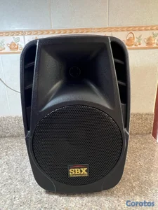 En venta Bocina  Bluetooth 
Incluye micrófono 