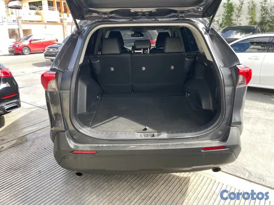 jeepetas y camionetas - Toyota Rav4 LE 2020 8
