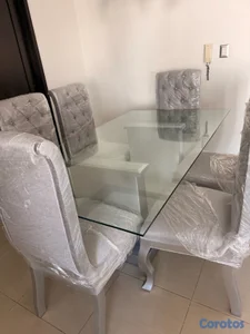  veneno de comedor de 6 sillas. aún con su plásticos 