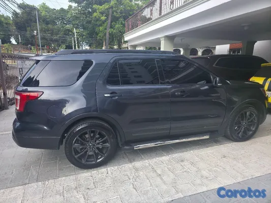 jeepetas y camionetas - Ford Explorer XLT 2017 4WD 3.5L Techo Panorámico  7