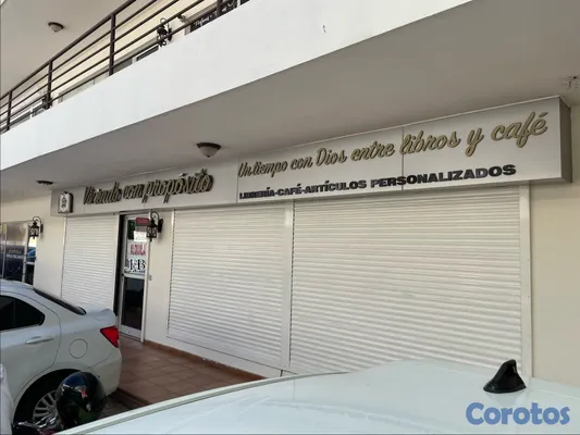 oficinas y locales comerciales - Local Comercial, 80 Metros, En La Milla De Oro De Santo Domingo Este. 11