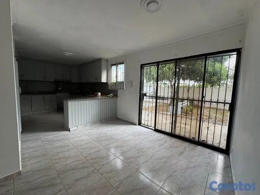 casas - Casa de 2 viviendas independientes en Venta en San 10
