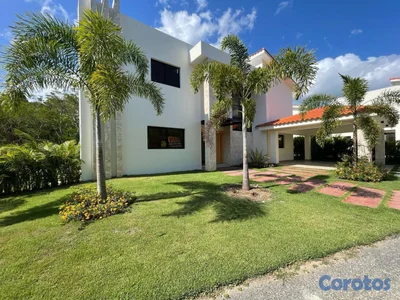 Lujosa Villa en Juan Dolio 