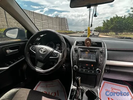 carros - Toyota Camry SE 2017 12