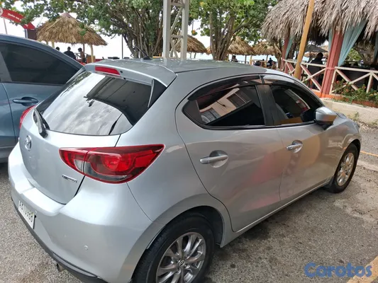 carros - Mazda 2 , 2021. Diesel 2