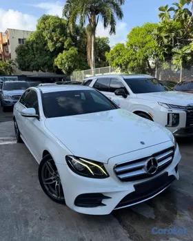 carros - MERCEDES BENZ E300 2020
